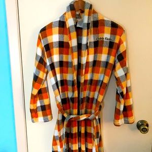 Woman’s Calvin Klein Lg Checkered Bathrobe